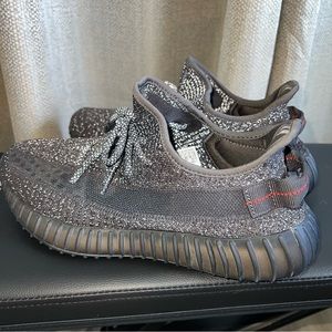 adidas Yeezy Boost 350 V2
Static Black (Reflective) size 10